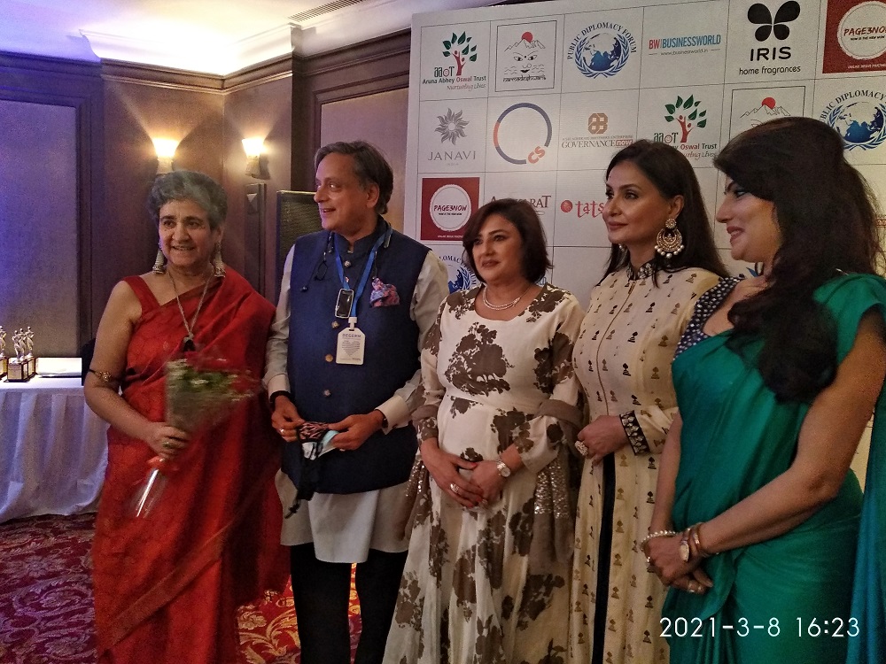 Ratan Kaul-Founder President of Public Diplomacy Forum; Sashi Tharoor- Member of Parliament, Lok Sabha; Sumi Gupta- Director Tatsat Foundation; Shilani Sadh- Digital Marketer; Kavita Malhotra - Entrepreneur